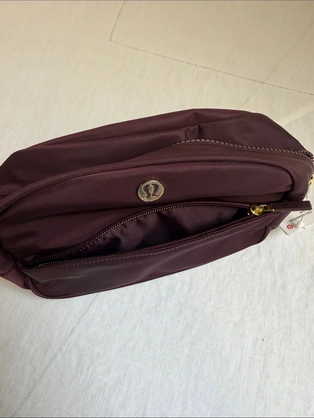 NWT New LULULEMON City Essentials Pouch 4L Black Plum